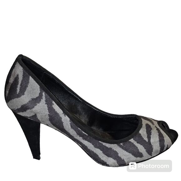 Donald J. Pliner "Fatima" Zebra Print Heels with Peep Toe Gray/Black Size 8.5 M - Picture 1 of 13